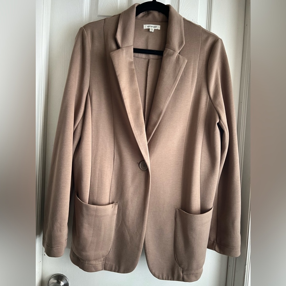 Woman’s Max Studio taupe blazer jacket